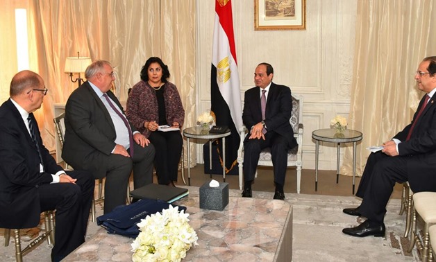 Sisi meets with CEO of France’s state-owned railway company