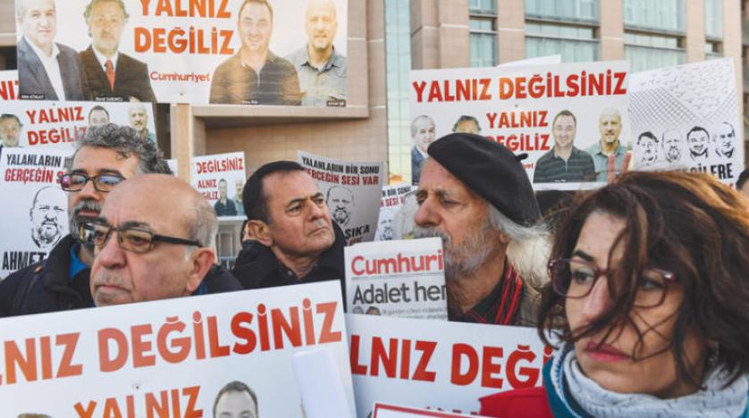 Turkey resumes trial of opposition newspaper staff