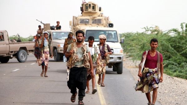 Houthi militias plunder Yemeni funds