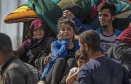 Kurdish civilians flee as Turkish forces bomb Syria for third day