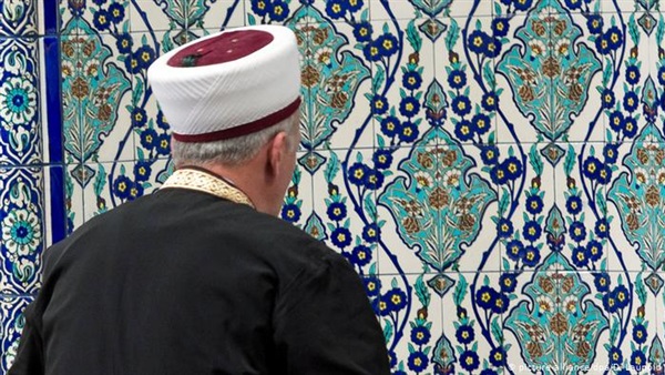 Germany fights Turkish-Brotherhood control over mosques by training imams