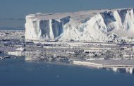 Submarine to explore why Antarctic glacier is melting so quickly