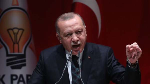 Erdogan moves from threatening to begging on refugee issue