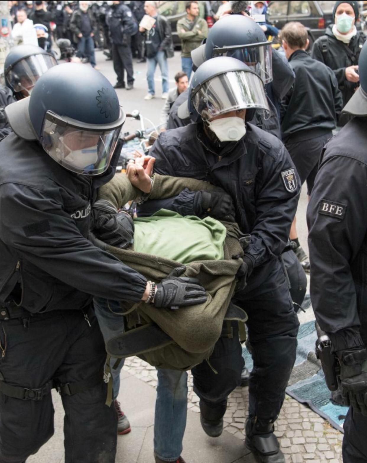 German police arrest over 100 in Berlin during anti-lockdown protest