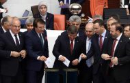 Turkish prosecutors seek to lift immunity of 9 Kurdish lawmakers 