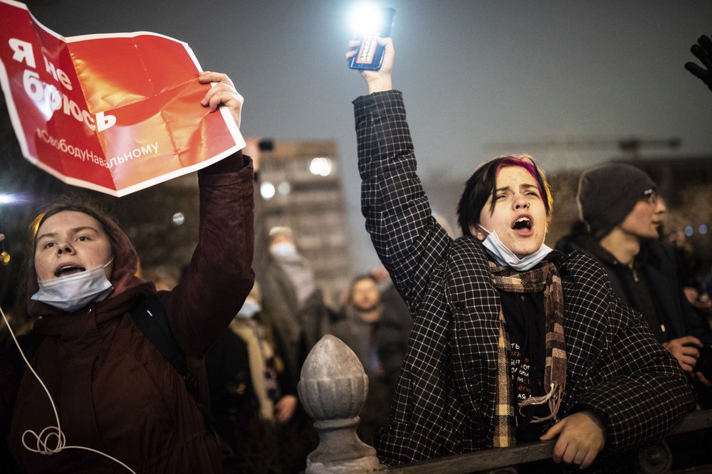 Russia moves to extinguish pro-Navalny ‘flashlight’ protests