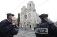 Dragnet, planned law boost French fight of Islamic radicals