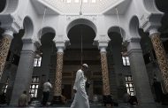 Algeria Reopens Mosques, Hotels as it Eases Virus Restrictions