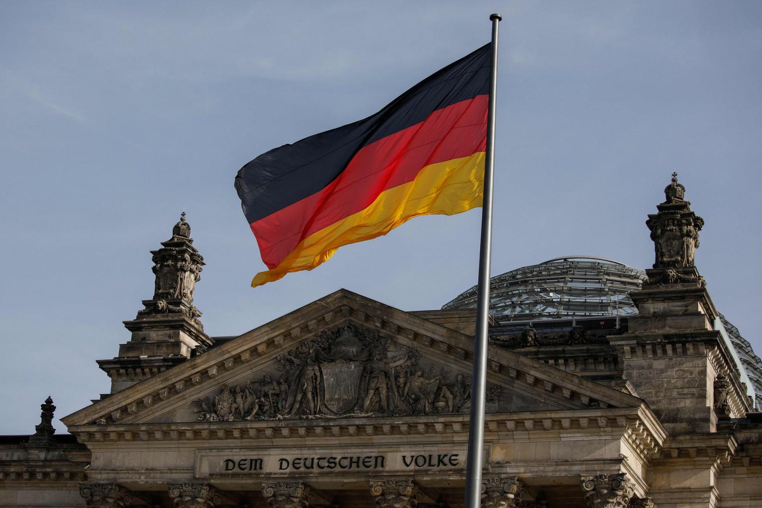 German with access to parliament plans charged with spying for Russia