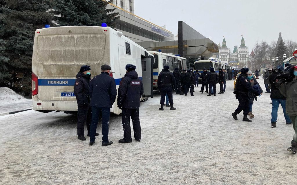 Russian forces arrest several people in raid on opposition meeting