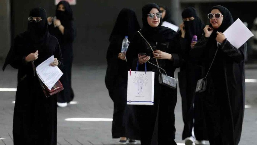 Saudi women allowed to live alone without permission from male guardian