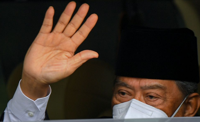 Malaysian PM quits and accuses rivals of pandemic power-grab