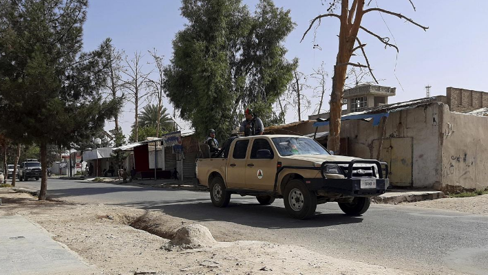 Afghan army tells civilians to flee as Taliban move in on Helmand capital of Lashkar Gar