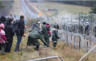Belarus sends de-escalation signals on migrant crisis