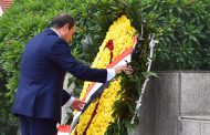 President El-Sisi lays wreath at Vietnamese Ho Chi Minh’s memorial