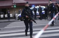 Knifeman attacks soldier in Paris subway, terrorism probe opened