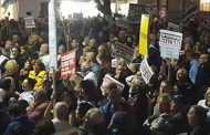 Thousands of Israeli protest against Benjamin Netanyahu