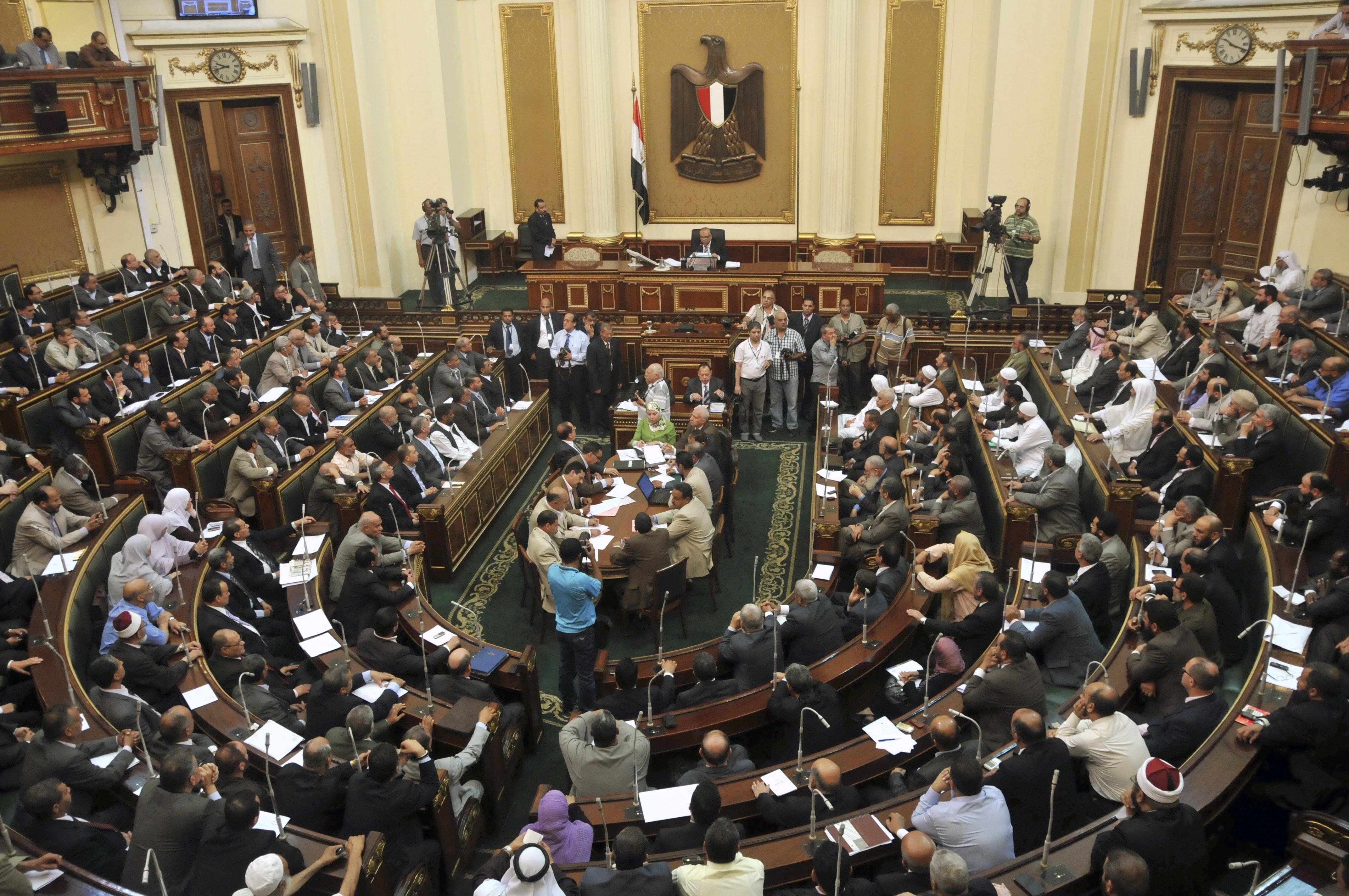 Parliament condemns Helwan church attack