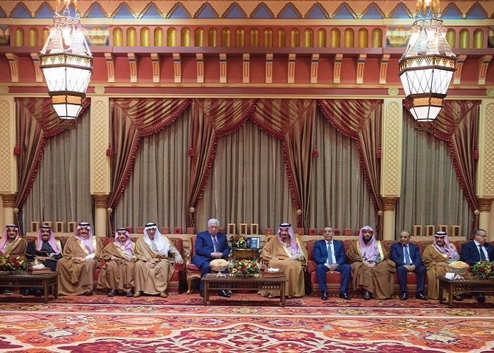 Saudi monarch, President Abbas discuss ways to protect Jerusalem