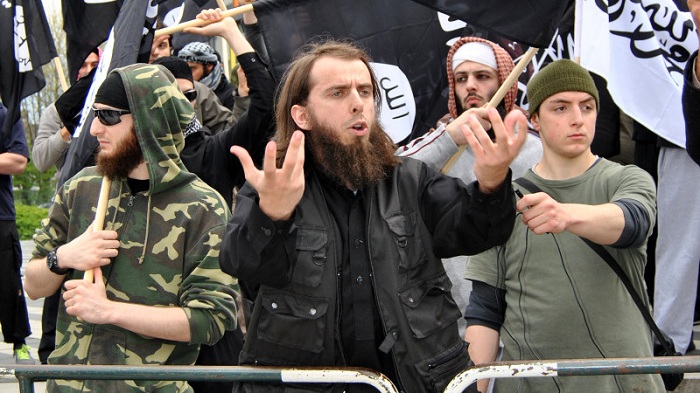 ISIS foreign fighters may regroup in Europe , terror attacks possible, experts say