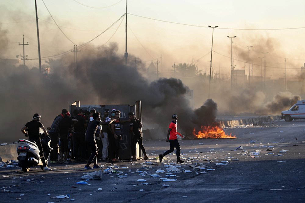 Iraq faces political crisis after week of deadly protests