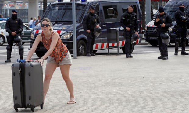 Barcelona tourist industry counts cost of 'lost week' of rioting