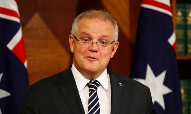 Scott Morrison apologises for taking holiday during Australia's bushfire crisis