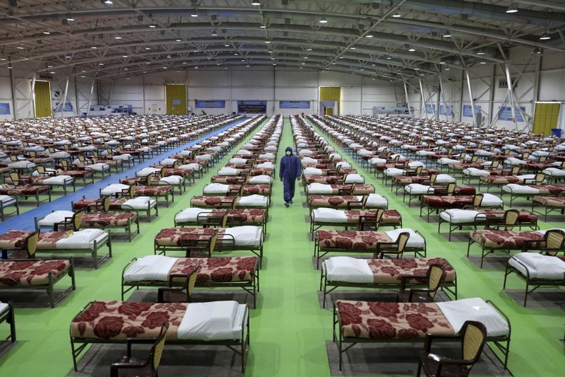 Iran’s army sets up hospital in virus-stricken capital