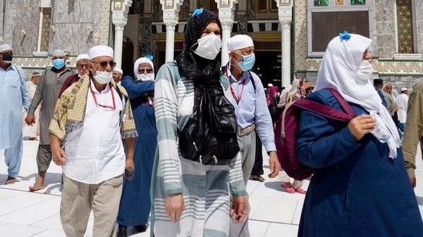 Coronavirus: Saudi Arabia suspends domestic flights, public transportation