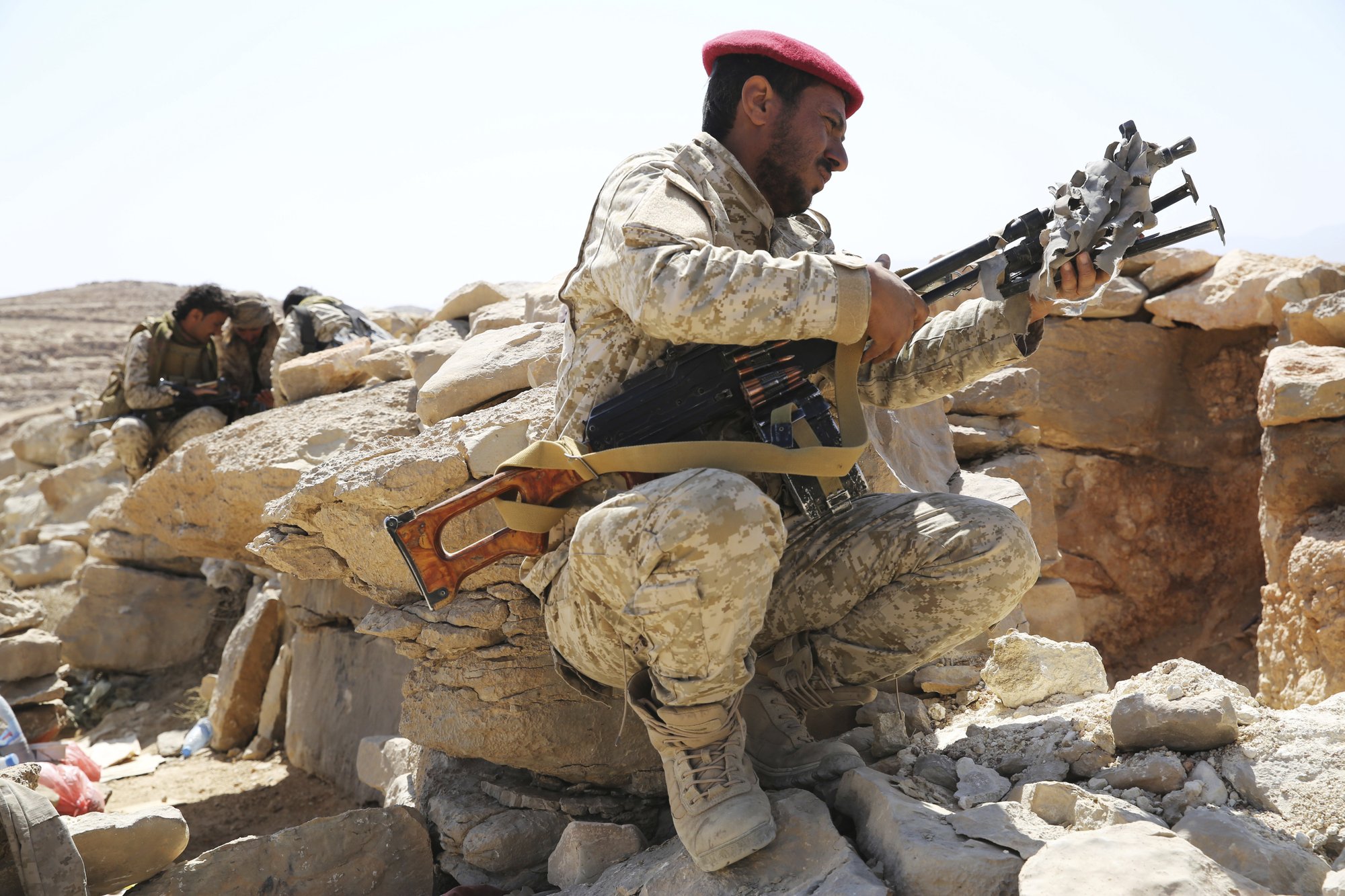Houthis Smuggle Security Officer Accused of Killing Yemeni Woman in Ibb