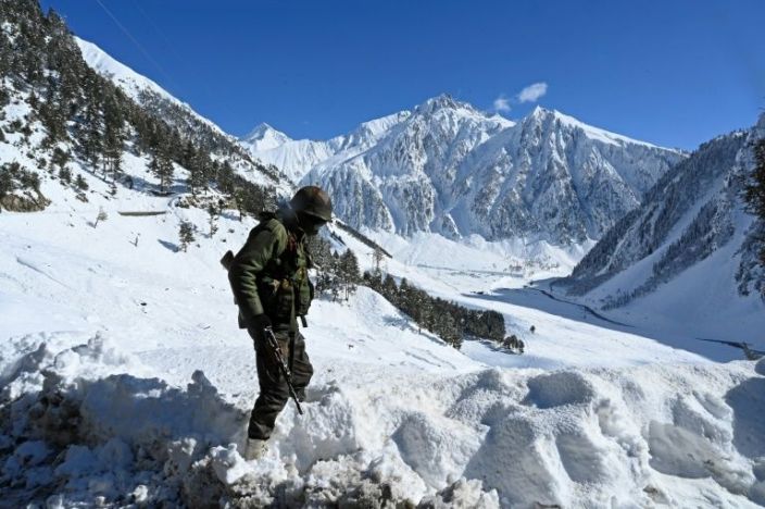 India returns Chinese soldier who strayed over border