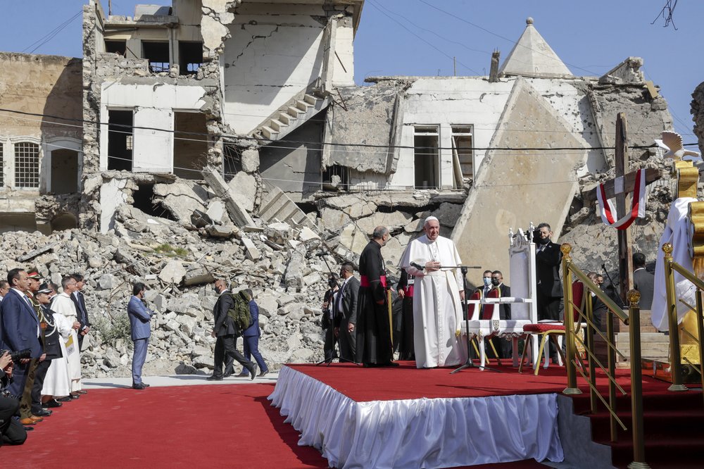 Pope calls for peace from ruins of Iraq’s war-battered Mosul