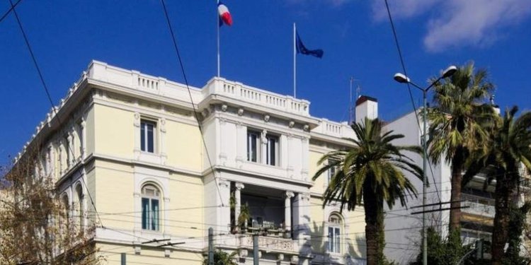 France's embassy in Libya reopens