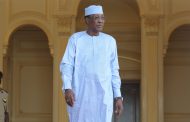Rebels threaten to storm Chadian capital after killing of Deby