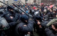 Russia: Court Orders Navalny Group to Suspend Activities