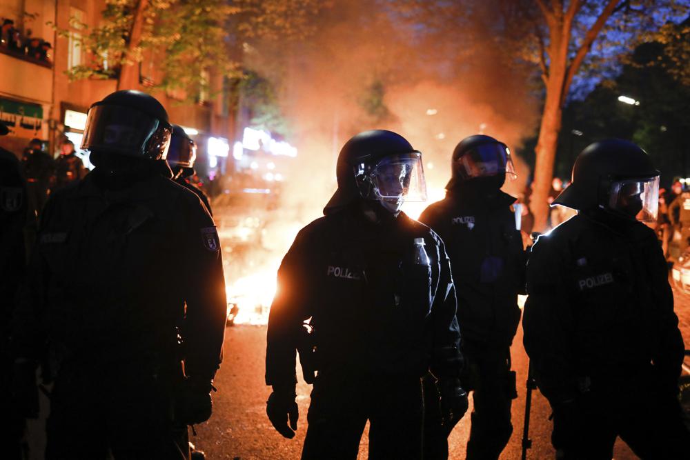 Over 50 police injured, 250 detained in Berlin May Day riots