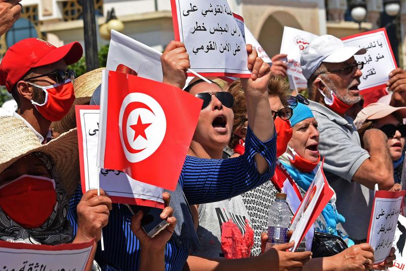 Fever of Ennahda resignations continues in objection to choices in dealing with political crisis