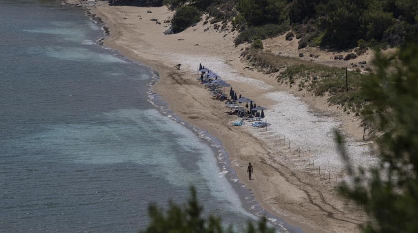 Migrant Family’s Presence on Greek Island Hints at Pushbacks