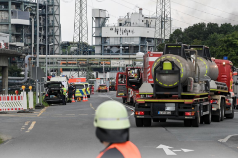 One dead and four missing after explosion at chemicals plant in Leverkusen