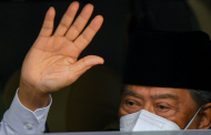 Malaysian PM quits and accuses rivals of pandemic power-grab