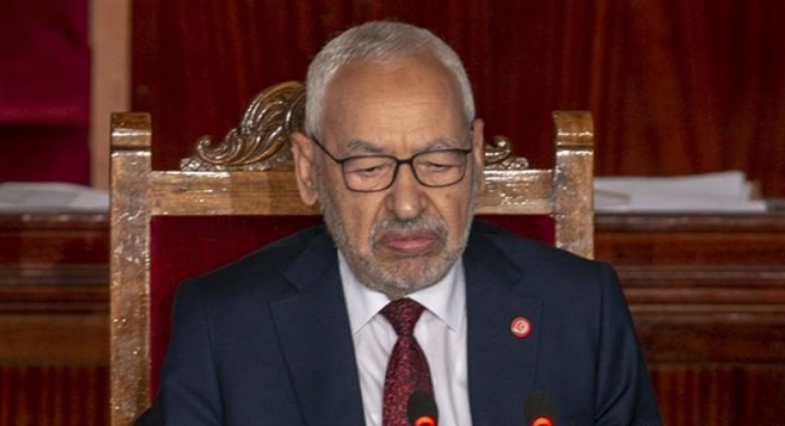 Ennahda's Ghannouchi seeks safe exit from Tunisia