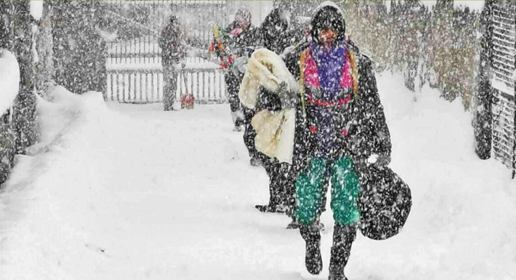 Migrants risk life and limb crossing snow-choked Alpine passes