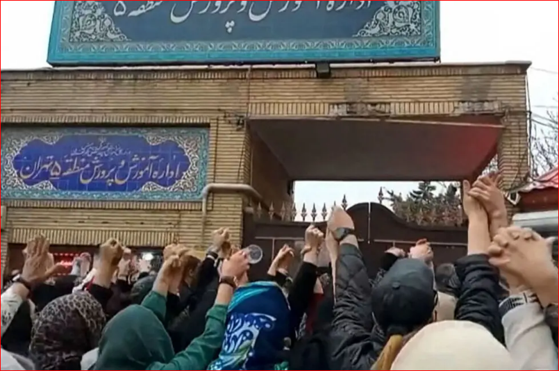 Protests Erupt Across Iran Over Poisoning of Schoolgirls and Government Inaction