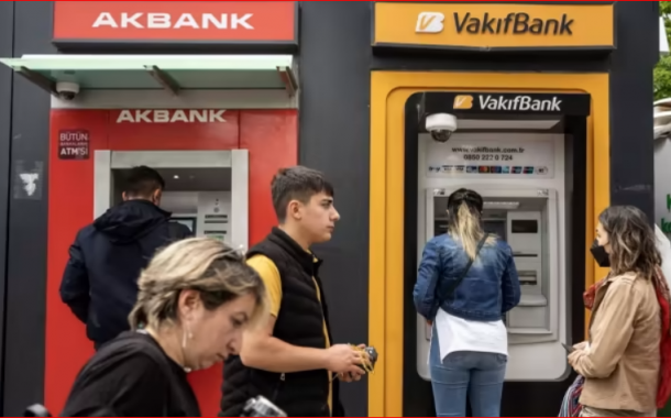 Turkey's Lira Weakens as Economists Sound Alarm Over Unsustainable' Policies