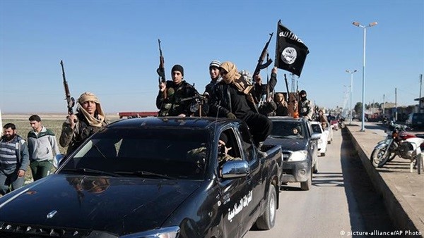 Recurring dangerous phenomenon: Significance of raising ISIS flag in Deir Ezzor demonstrations